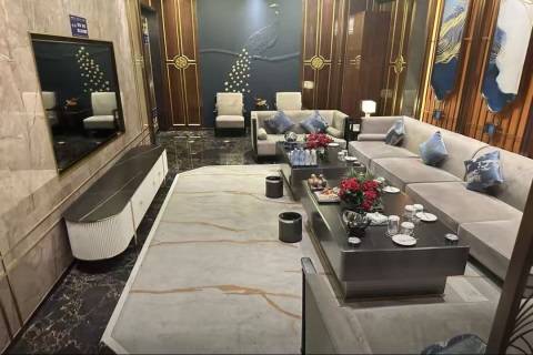 泸州高端KTV招聘礼宾员,可提供住宿,泸州高端夜店招聘